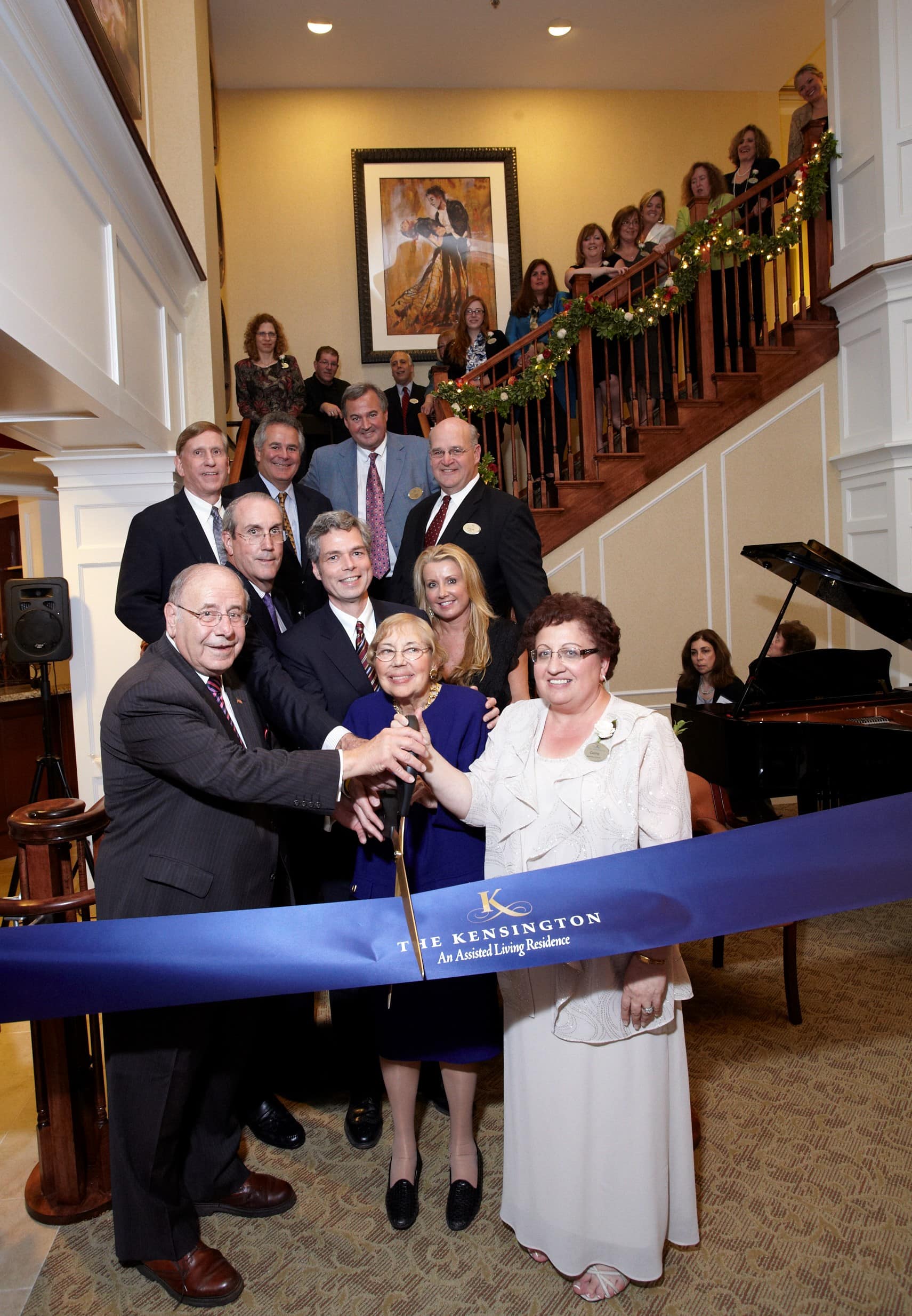 grand opening ribbon cutting with mayor Joe Delfino